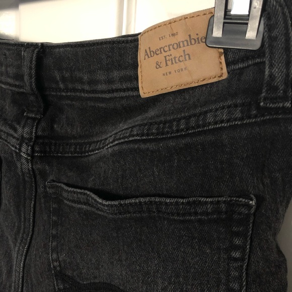 Black Abercrombie and Fitch Shorts - Picture 4 of 4